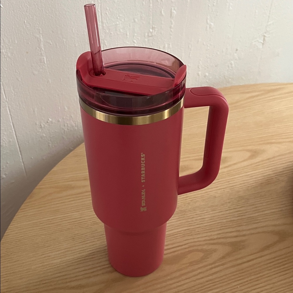 Starbucks Red Travel Mug with Straw
Perfect Valentine’s Day gift
